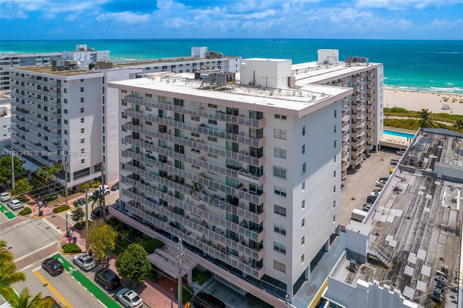 Small Image of 345 OCEAN DR #605, Miami Beach Number 2