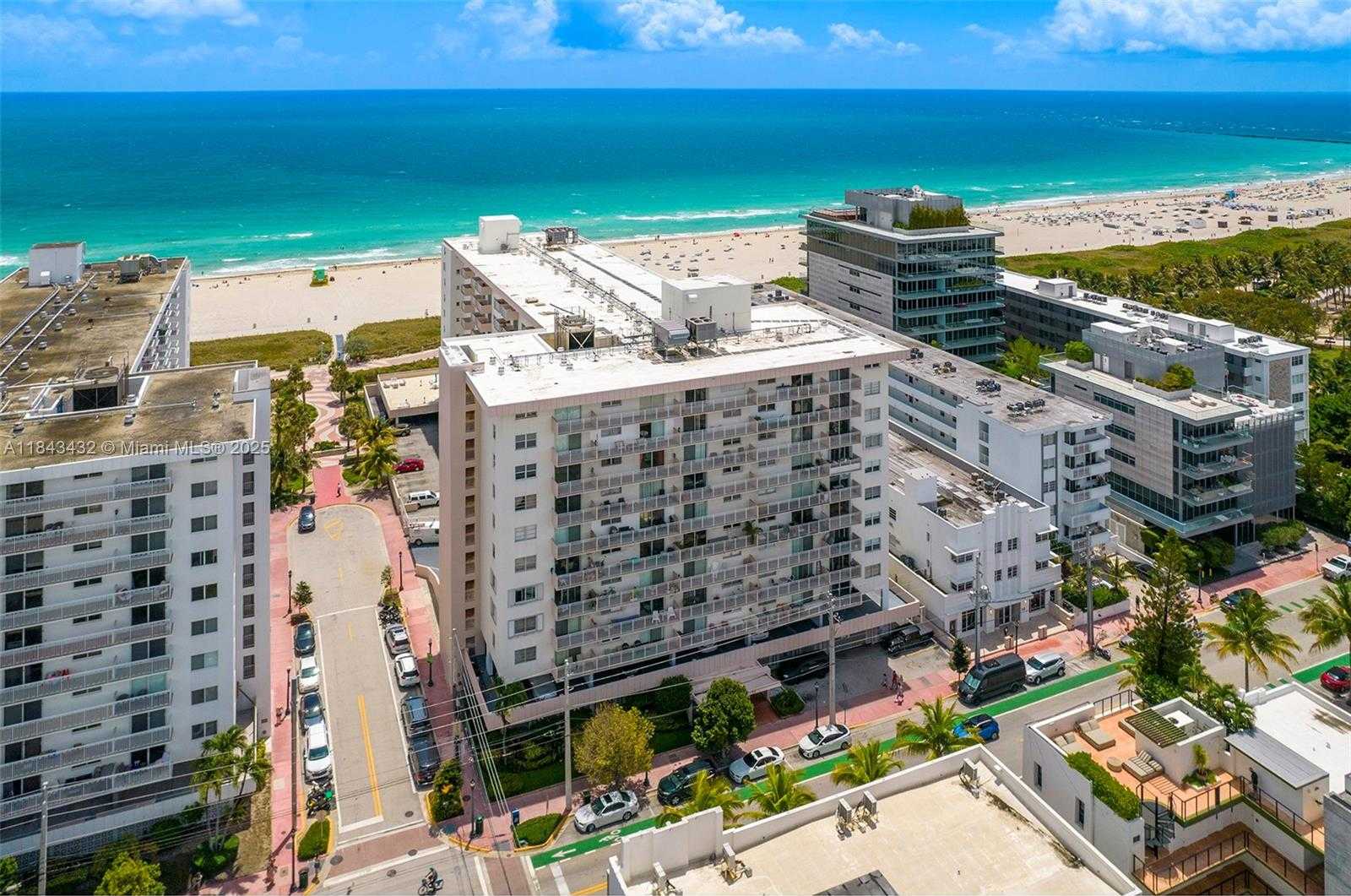 Small Image of 345 OCEAN DR #605, Miami Beach Number 4