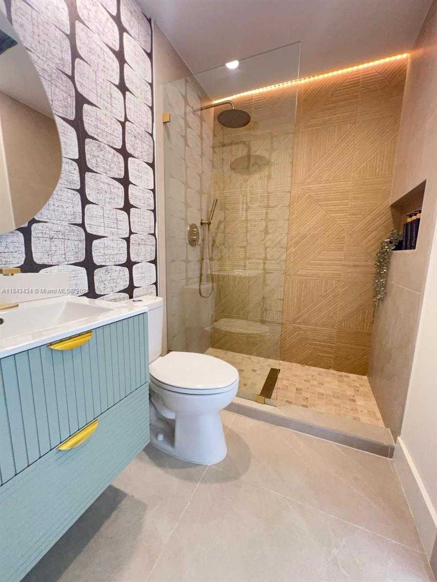 Small Image of 6243 NORTH WEST 171ST ST, Hialeah Number 12