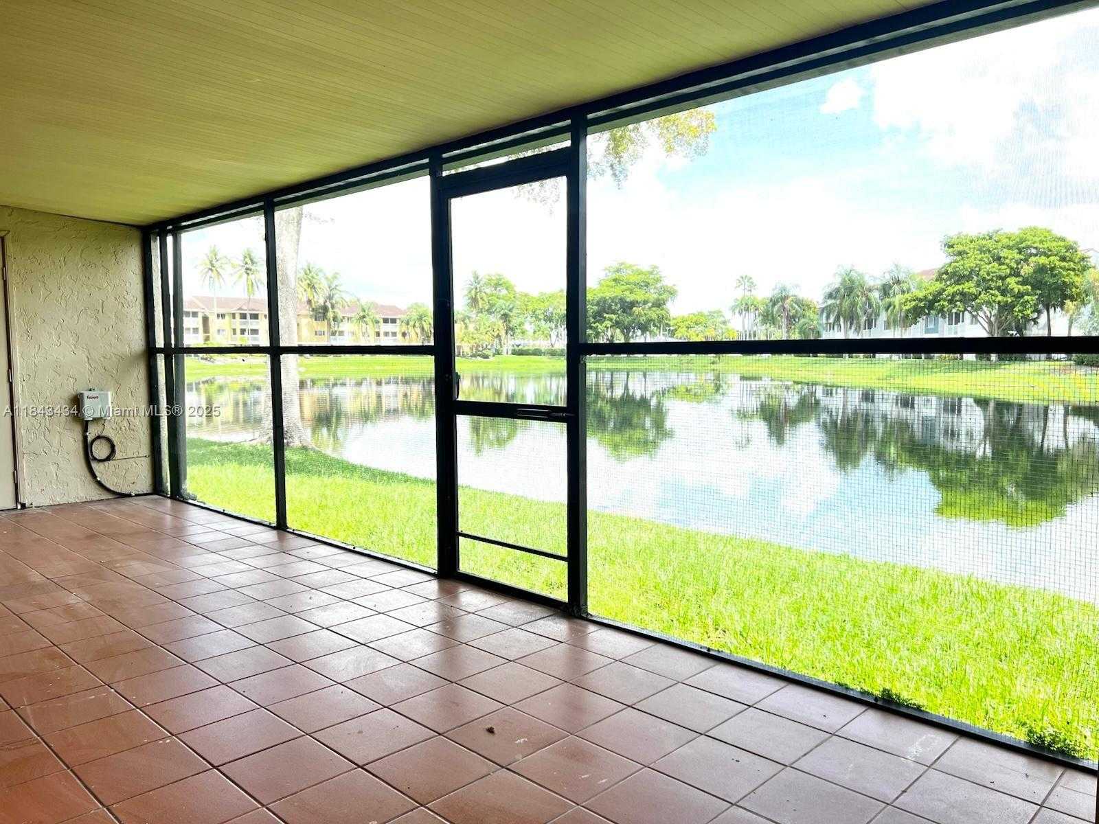 Small Image of 6243 NORTH WEST 171ST ST, Hialeah Number 16