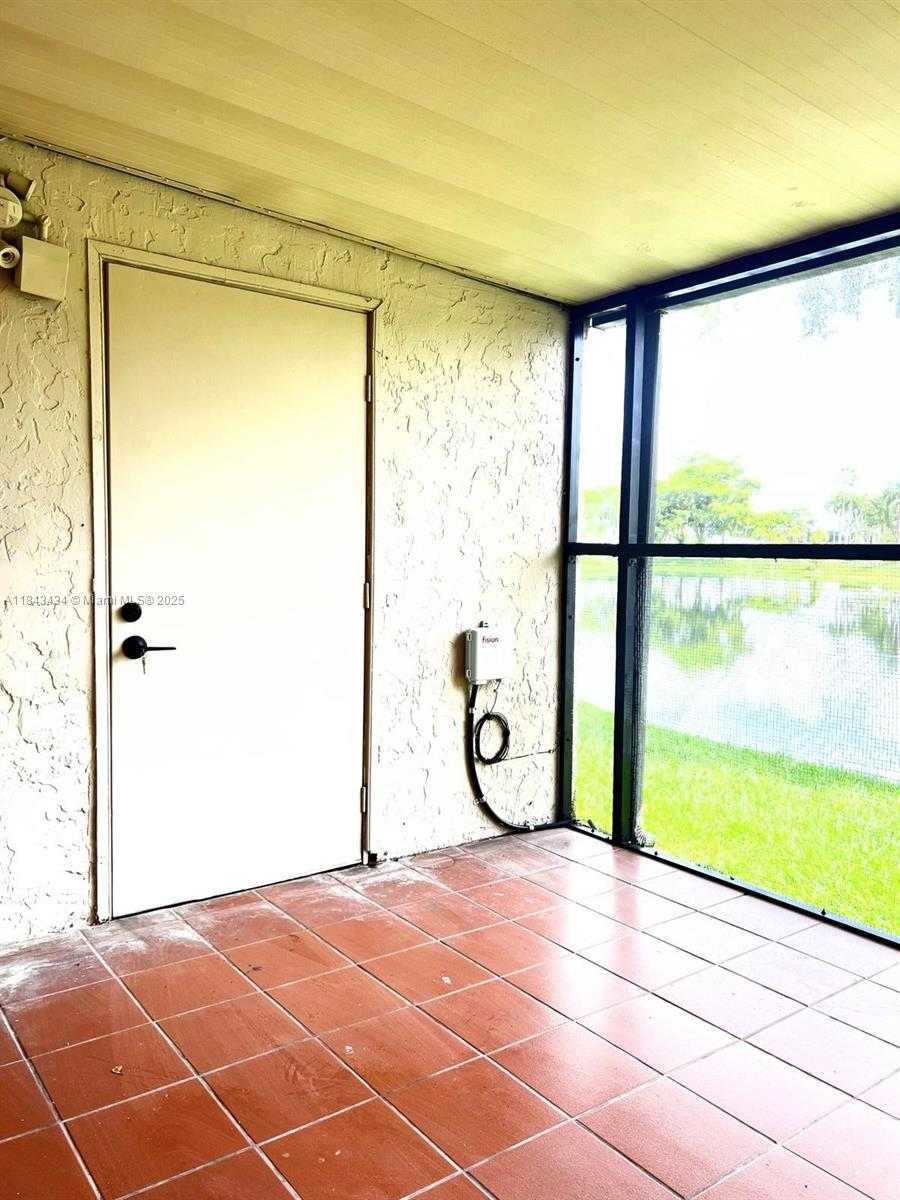 Small Image of 6243 NORTH WEST 171ST ST, Hialeah Number 17