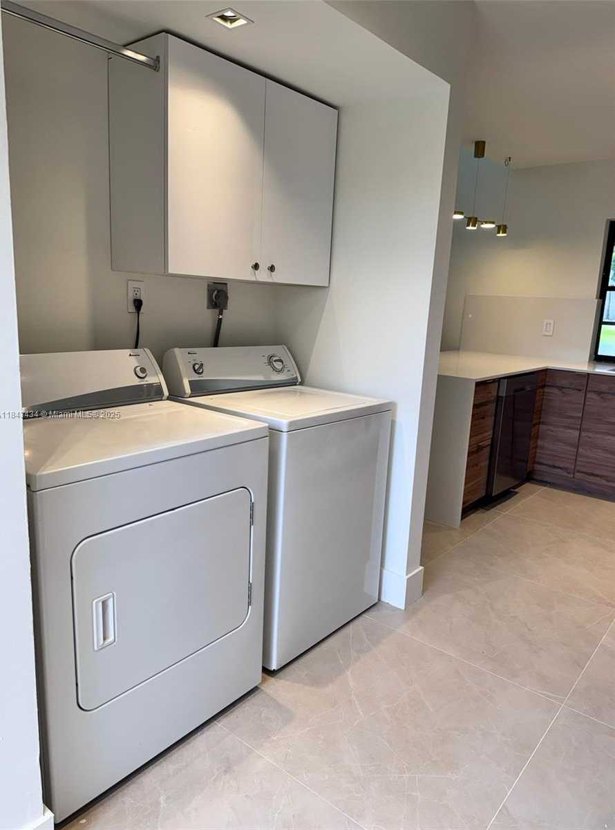 Small Image of 6243 NORTH WEST 171ST ST, Hialeah Number 18
