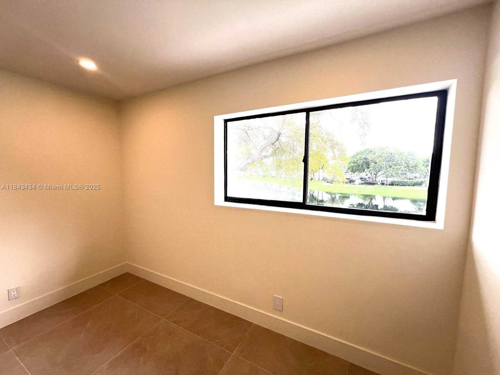 Small Image of 6243 NORTH WEST 171ST ST, Hialeah Number 23