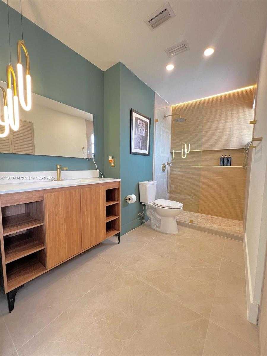 Small Image of 6243 NORTH WEST 171ST ST, Hialeah Number 27
