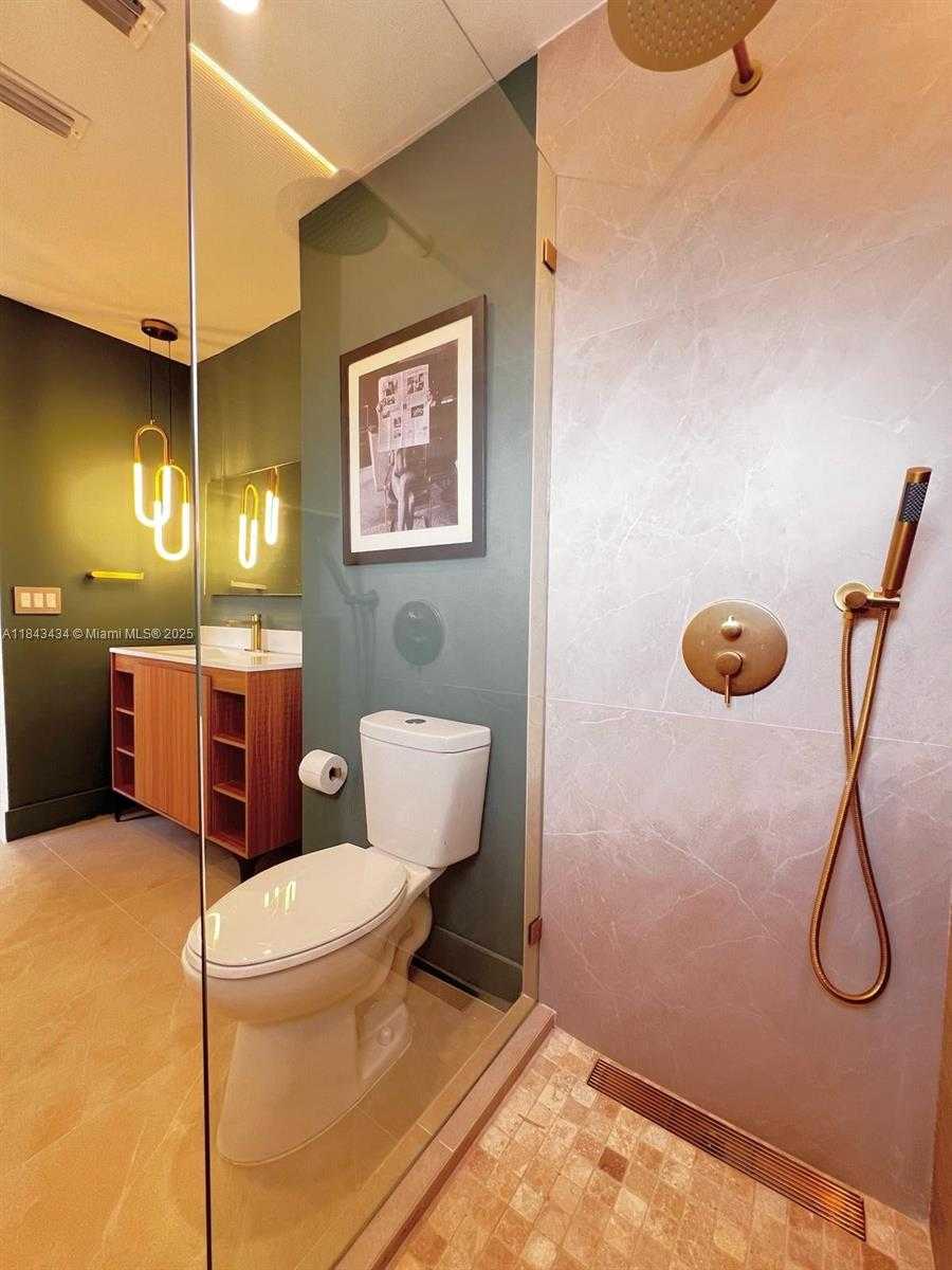 Small Image of 6243 NORTH WEST 171ST ST, Hialeah Number 28