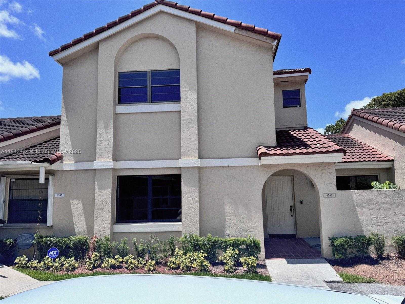 Small Image of 6243 NORTH WEST 171ST ST, Hialeah Number 30