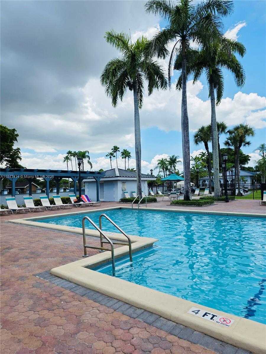 Small Image of 6243 NORTH WEST 171ST ST, Hialeah Number 34