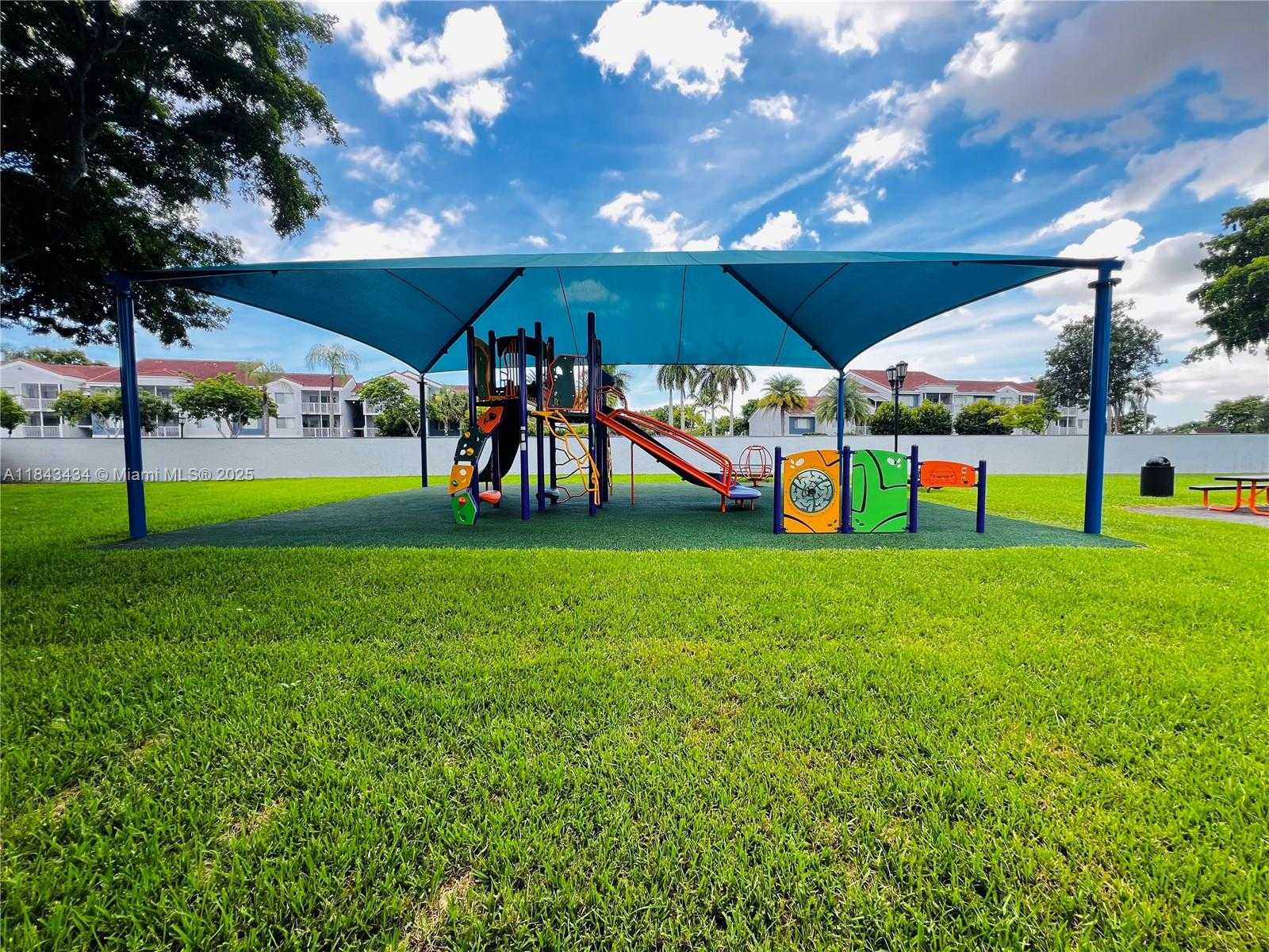 Small Image of 6243 NORTH WEST 171ST ST, Hialeah Number 38