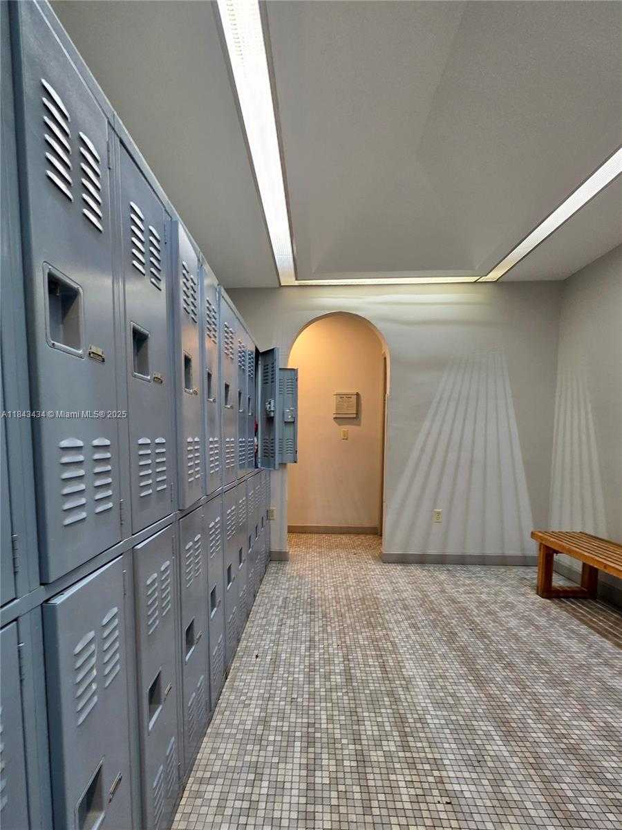 Small Image of 6243 NORTH WEST 171ST ST, Hialeah Number 39