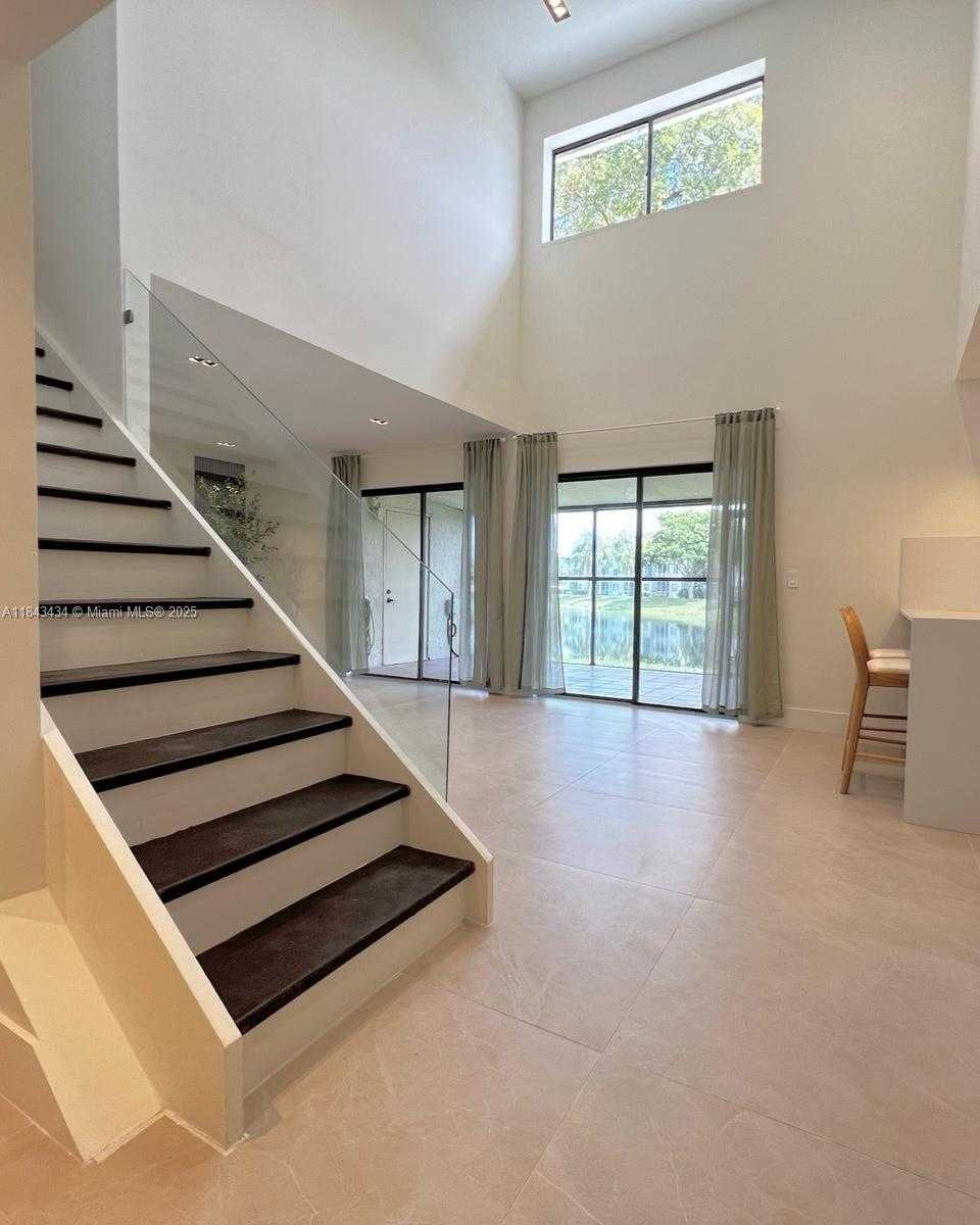 Small Image of 6243 NORTH WEST 171ST ST, Hialeah Number 8