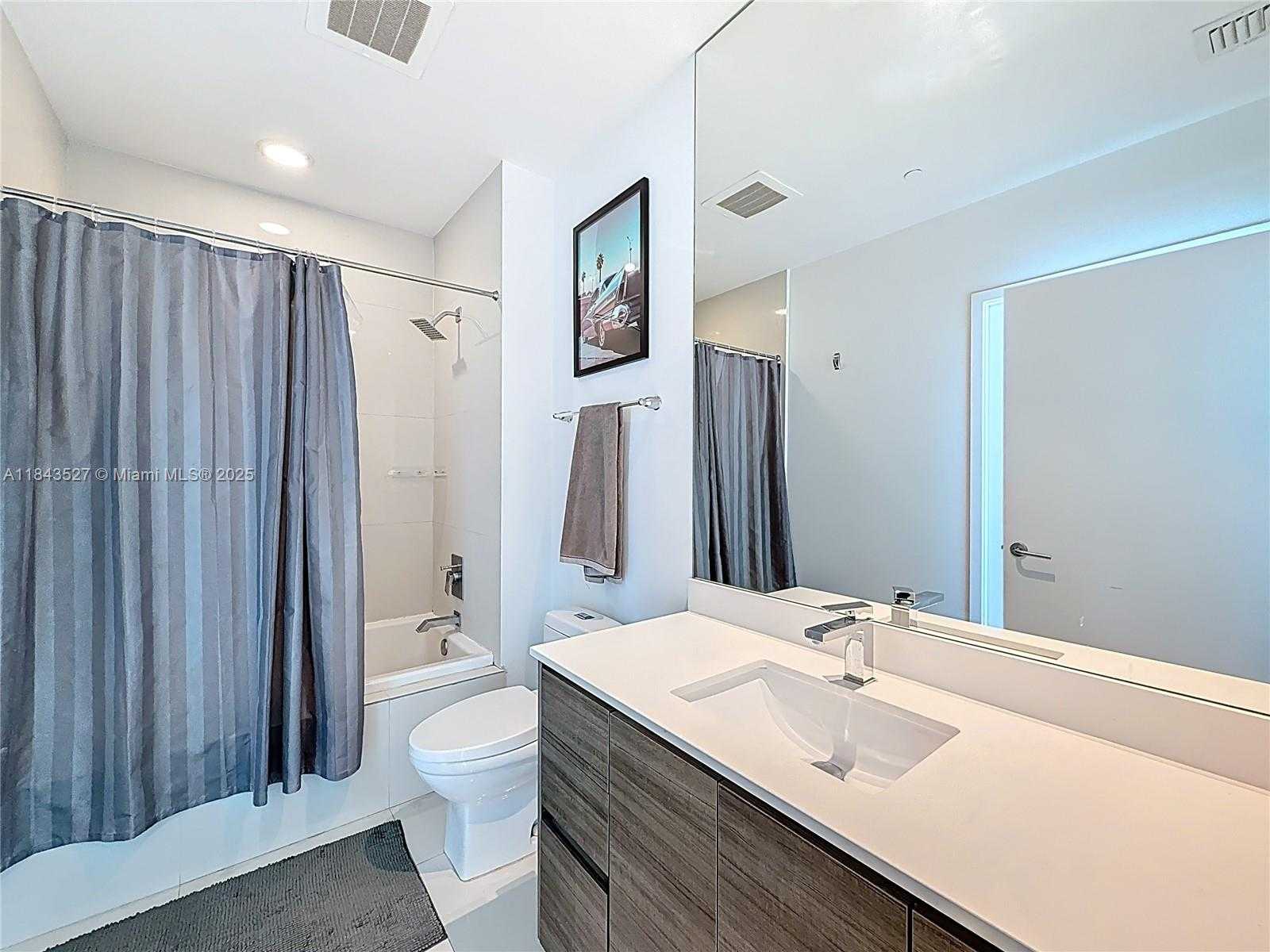 Small Image of 1100 SOUTH MIAMI AVE #4204, Miami Number 25