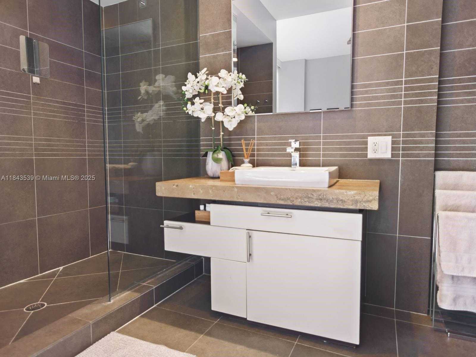 Small Image of 2100 PARK AVE #302, Miami Beach Number 16