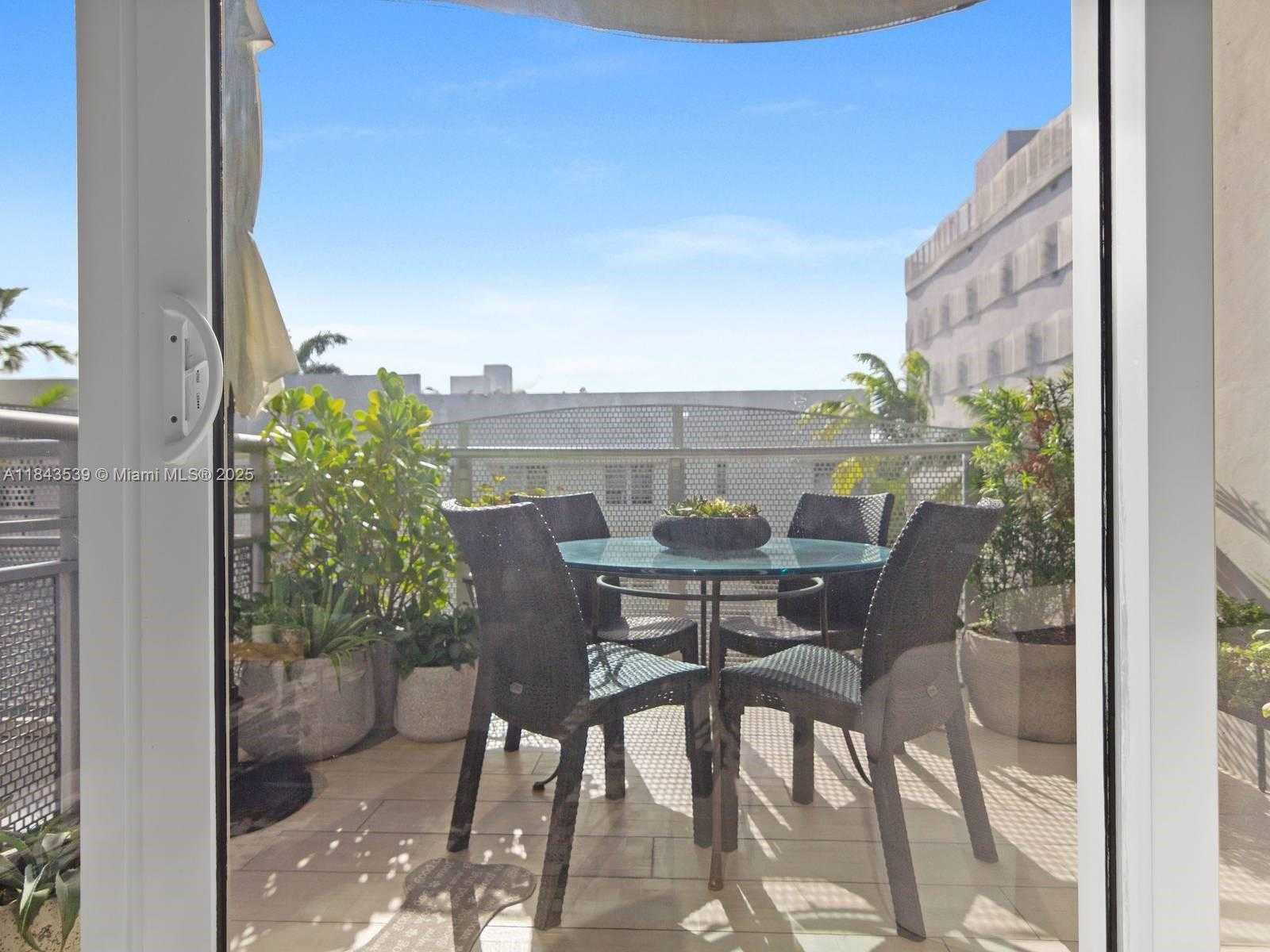 Small Image of 2100 PARK AVE #302, Miami Beach Number 23