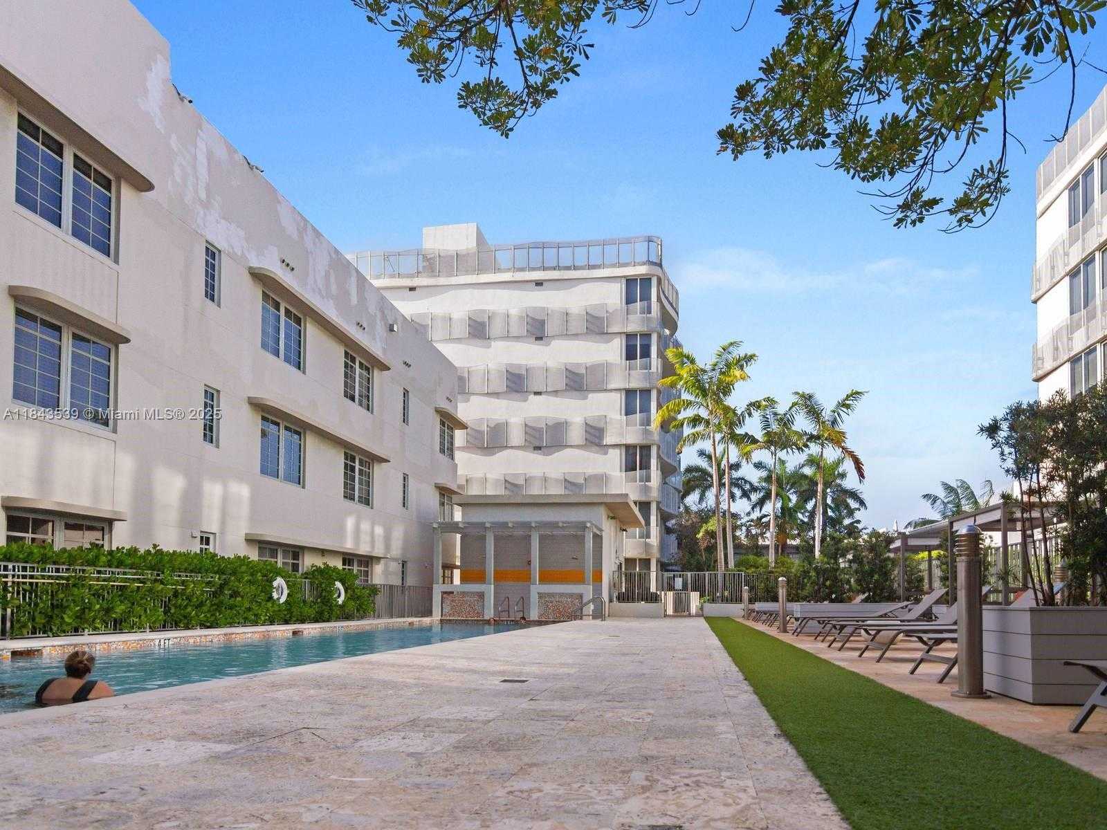 Small Image of 2100 PARK AVE #302, Miami Beach Number 26