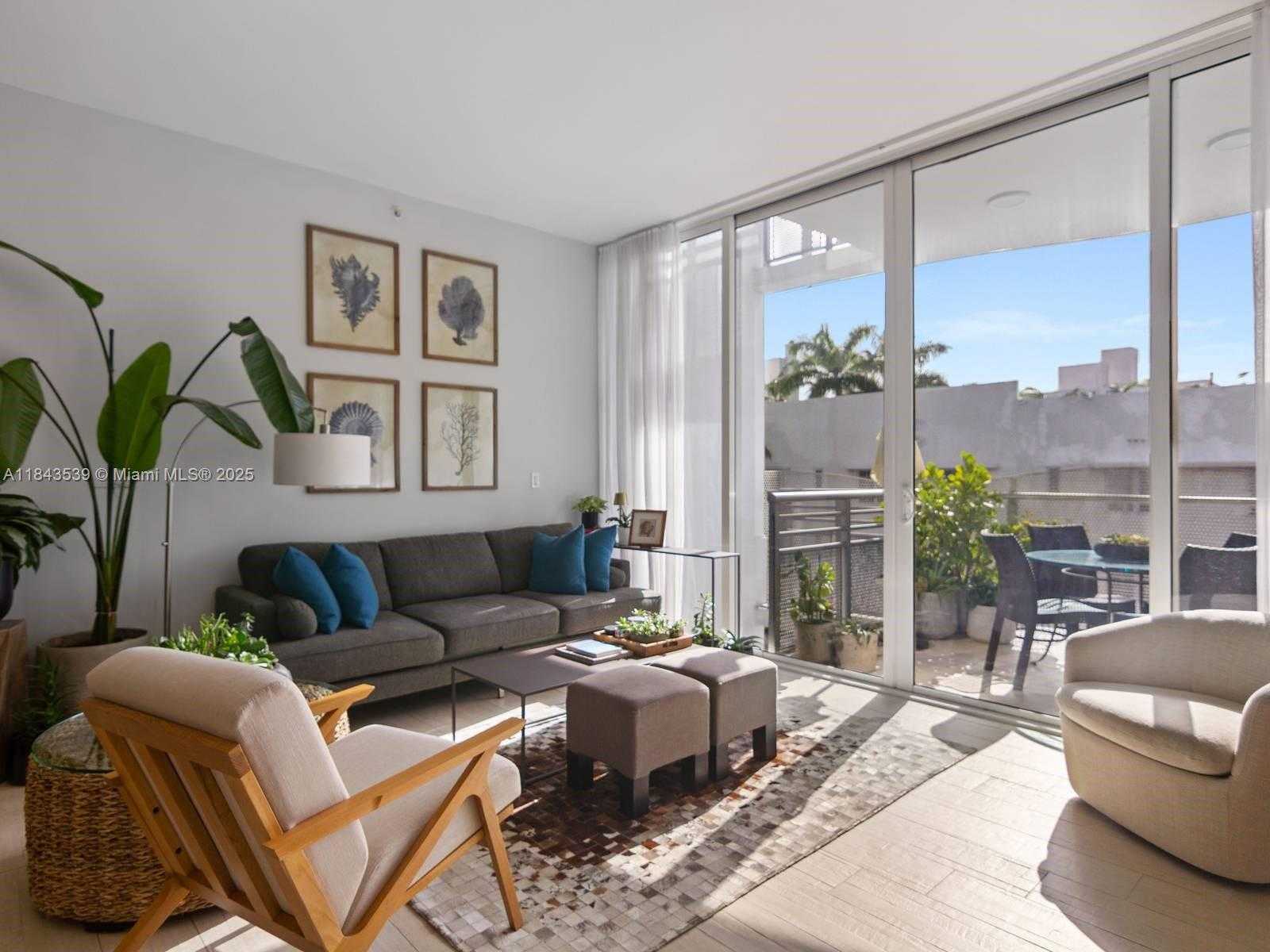 Small Image of 2100 PARK AVE #302, Miami Beach Number 3