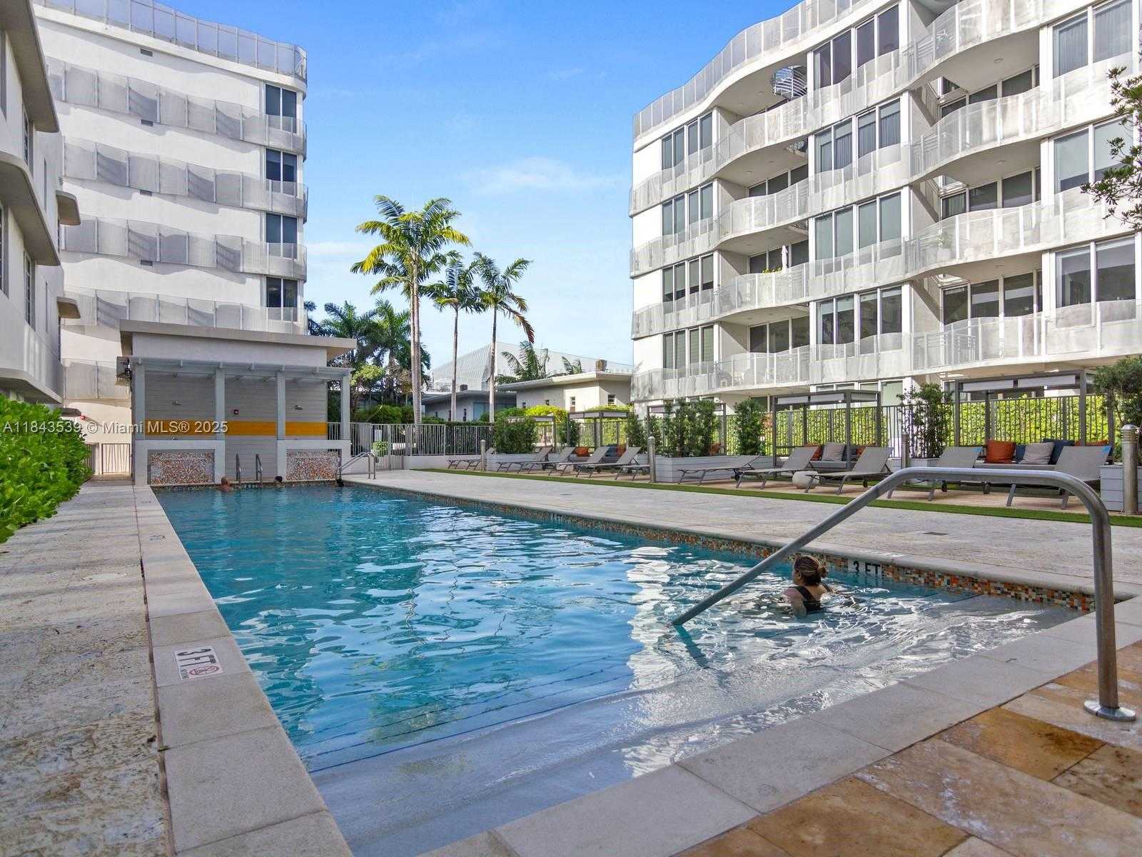 Small Image of 2100 PARK AVE #302, Miami Beach Number 30
