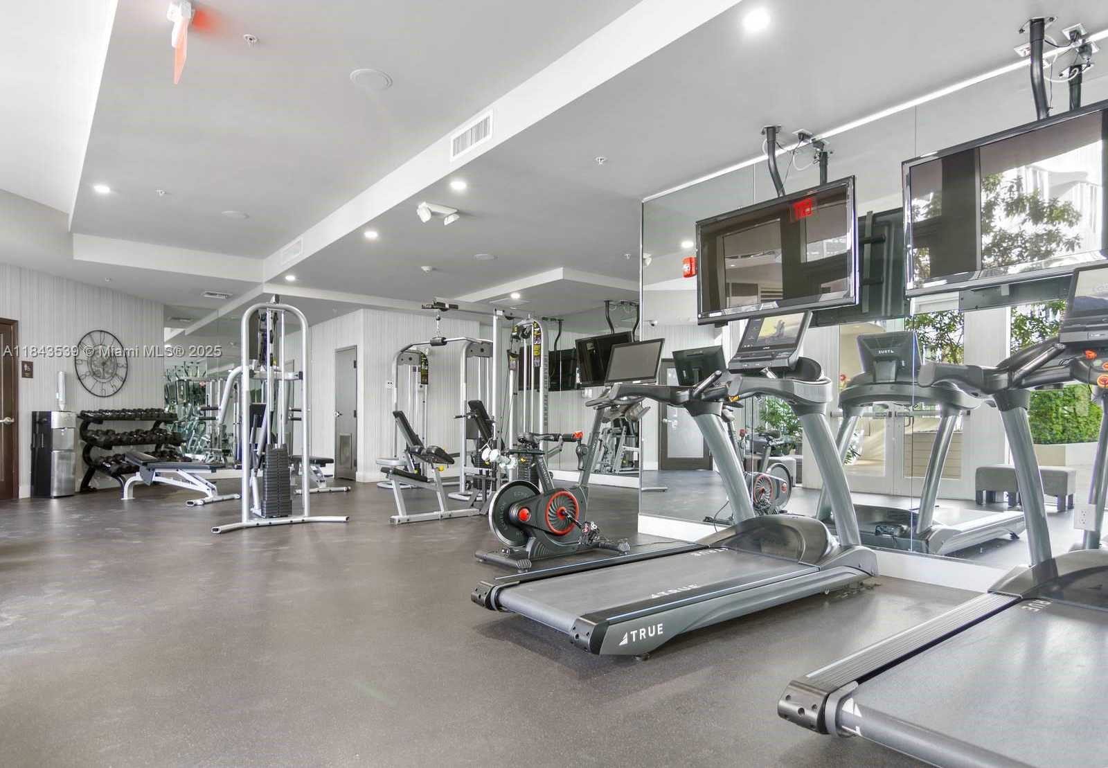 Small Image of 2100 PARK AVE #302, Miami Beach Number 37