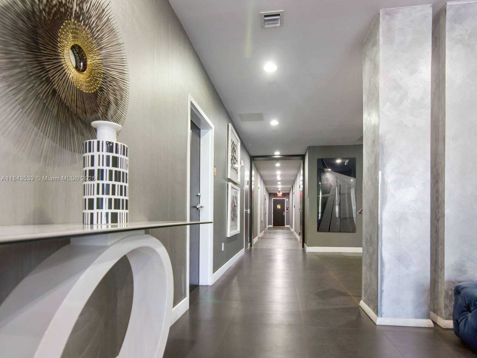 Small Image of 2100 PARK AVE #302, Miami Beach Number 40