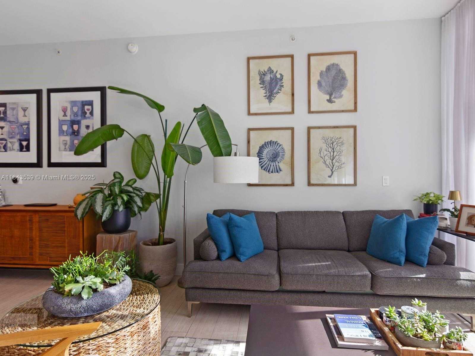 Small Image of 2100 PARK AVE #302, Miami Beach Number 5