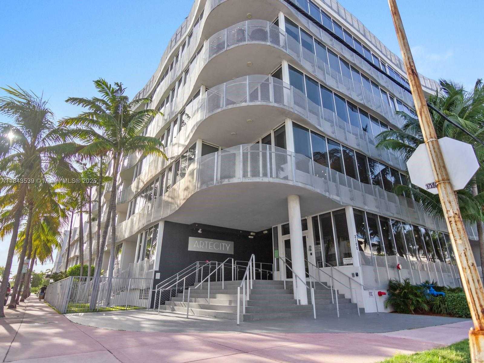 Small Image of 2100 PARK AVE #302, Miami Beach Number 50