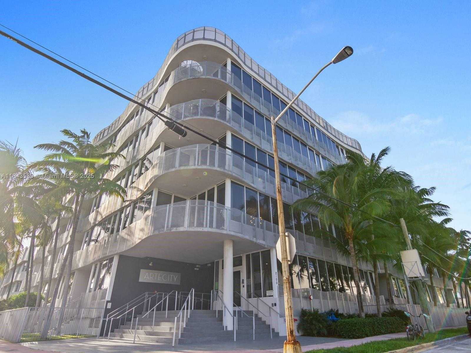 Small Image of 2100 PARK AVE #302, Miami Beach Number 51