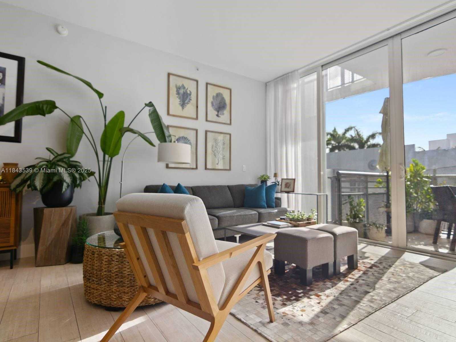 Small Image of 2100 PARK AVE #302, Miami Beach Number 6