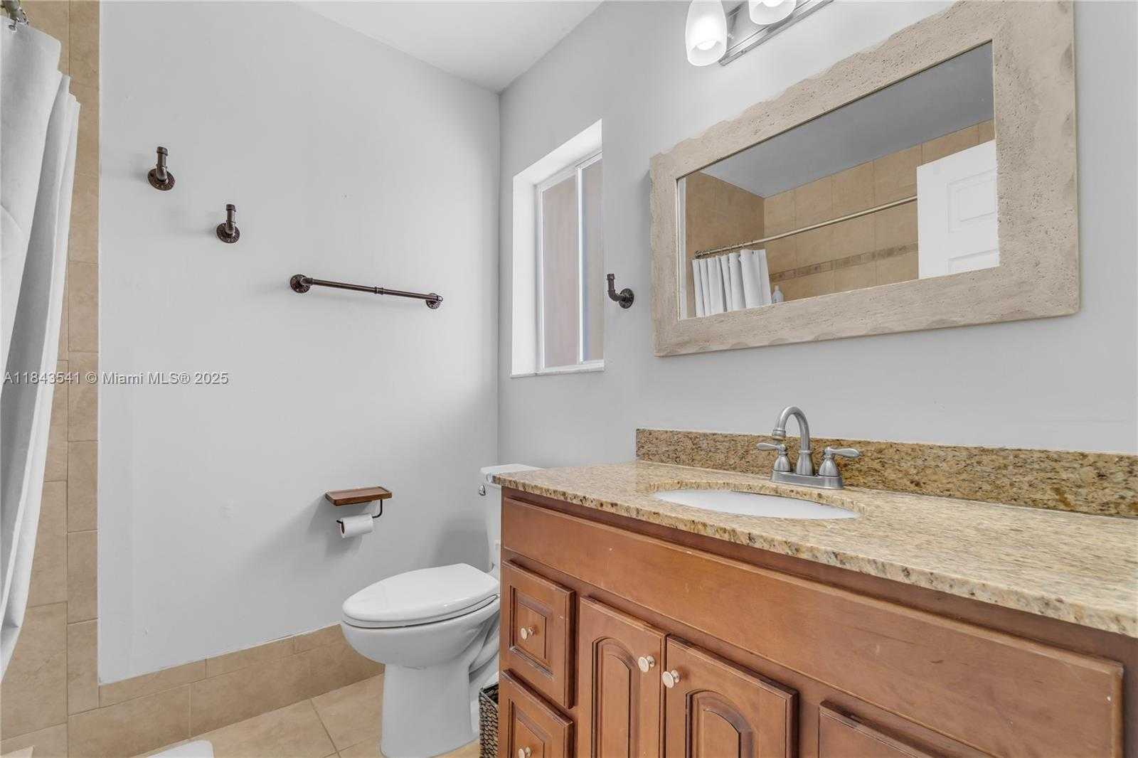 Small Image of 17554 SOUTH WEST 139TH CT, Miami Number 23