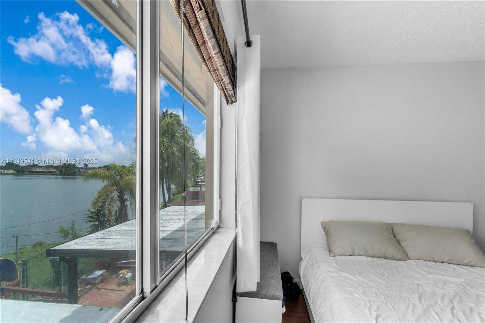 Small Image of 17554 SOUTH WEST 139TH CT, Miami Number 25