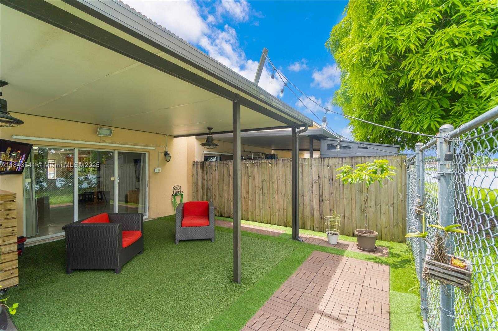 Small Image of 17554 SOUTH WEST 139TH CT, Miami Number 29