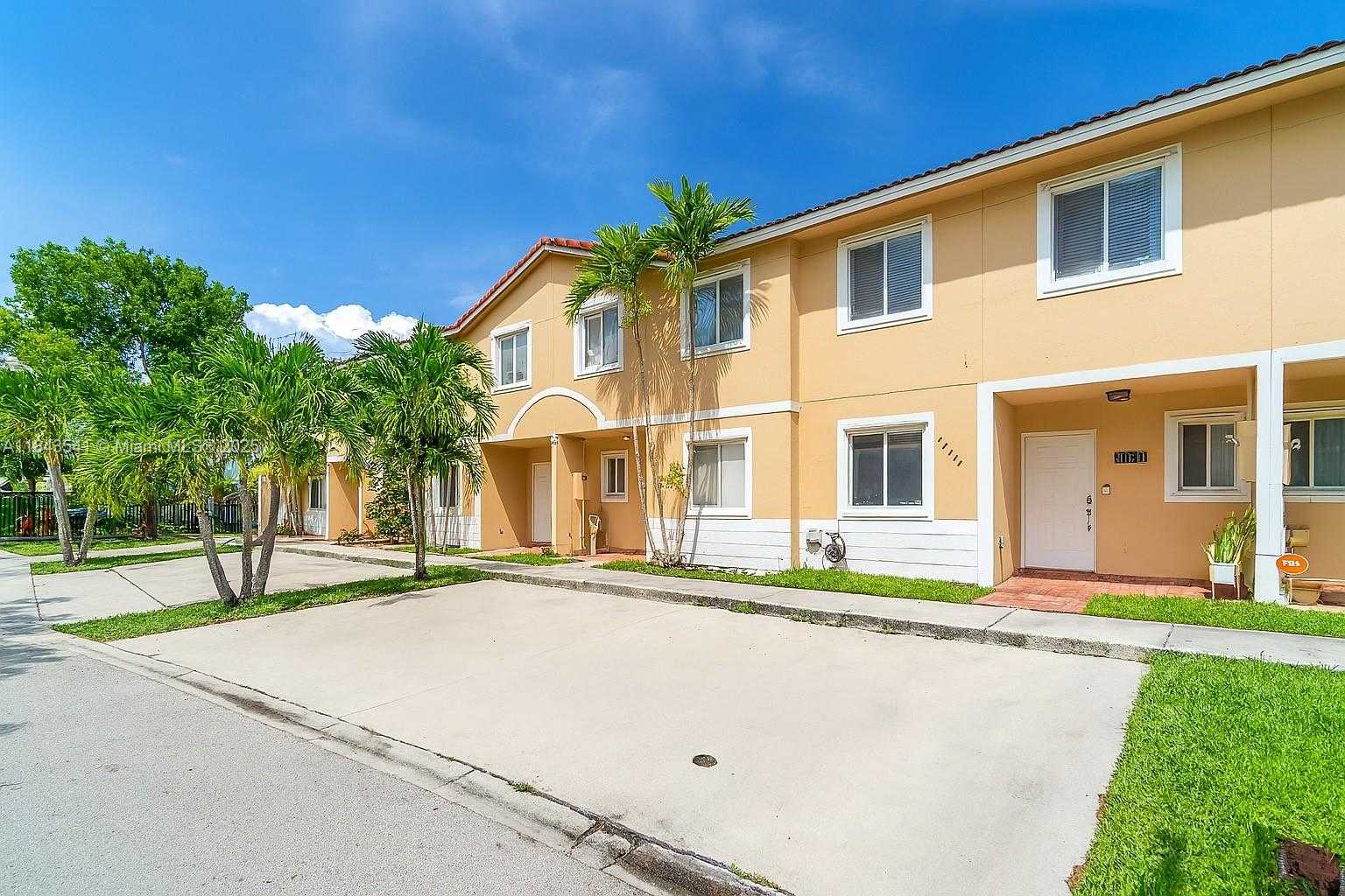 Small Image of 17554 SOUTH WEST 139TH CT, Miami Number 3