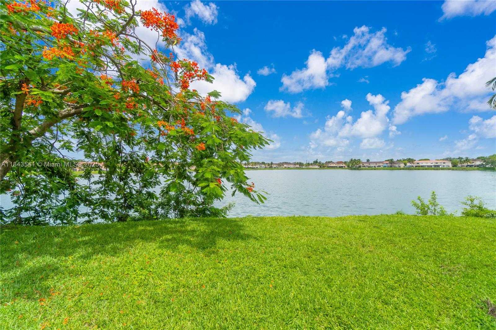 Small Image of 17554 SOUTH WEST 139TH CT, Miami Number 31