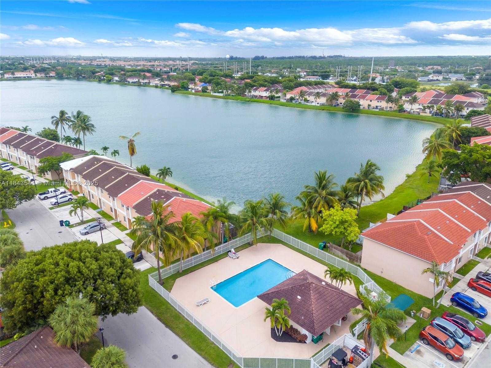 Small Image of 17554 SOUTH WEST 139TH CT, Miami Number 4