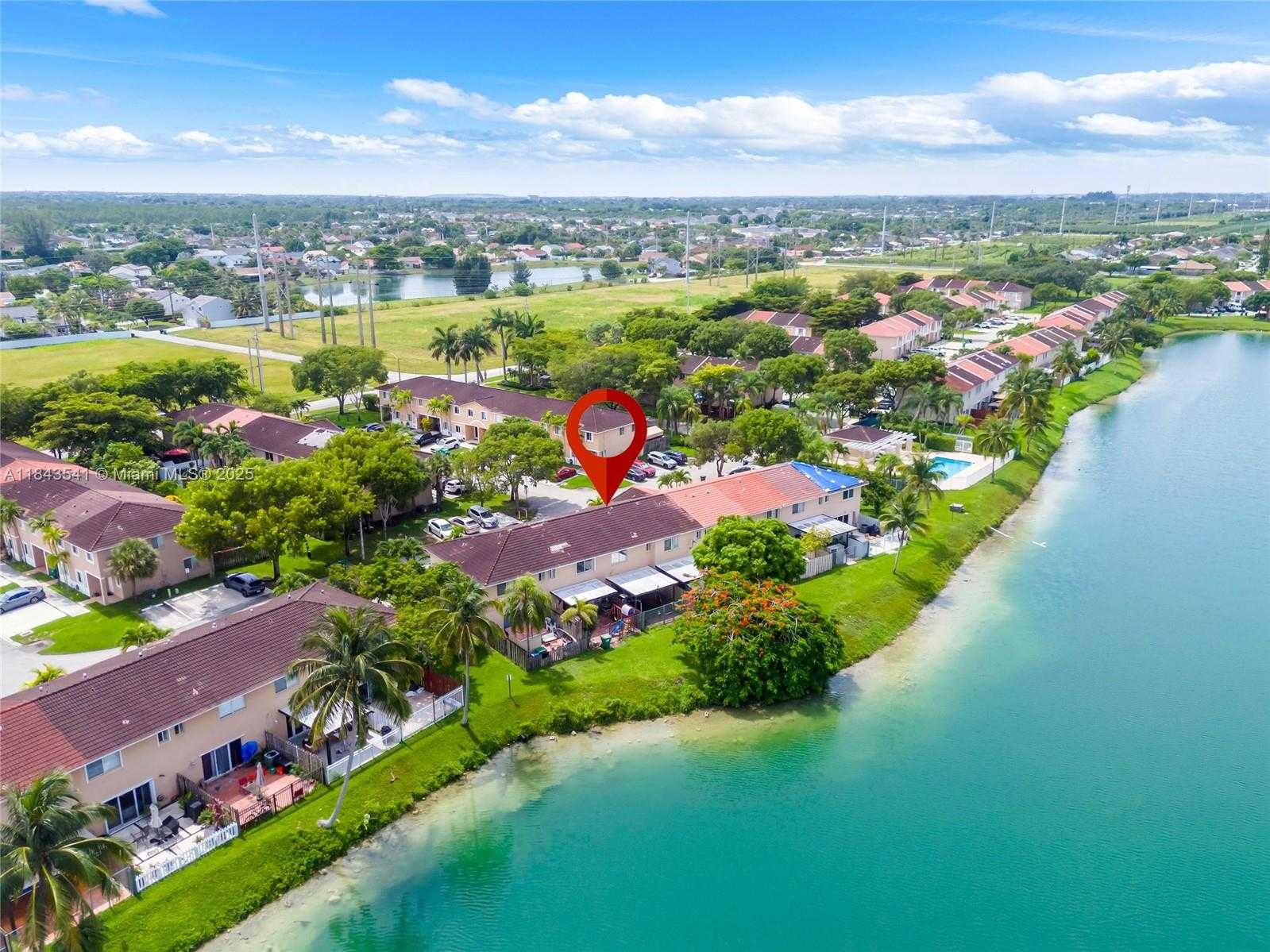 Small Image of 17554 SOUTH WEST 139TH CT, Miami Number 6