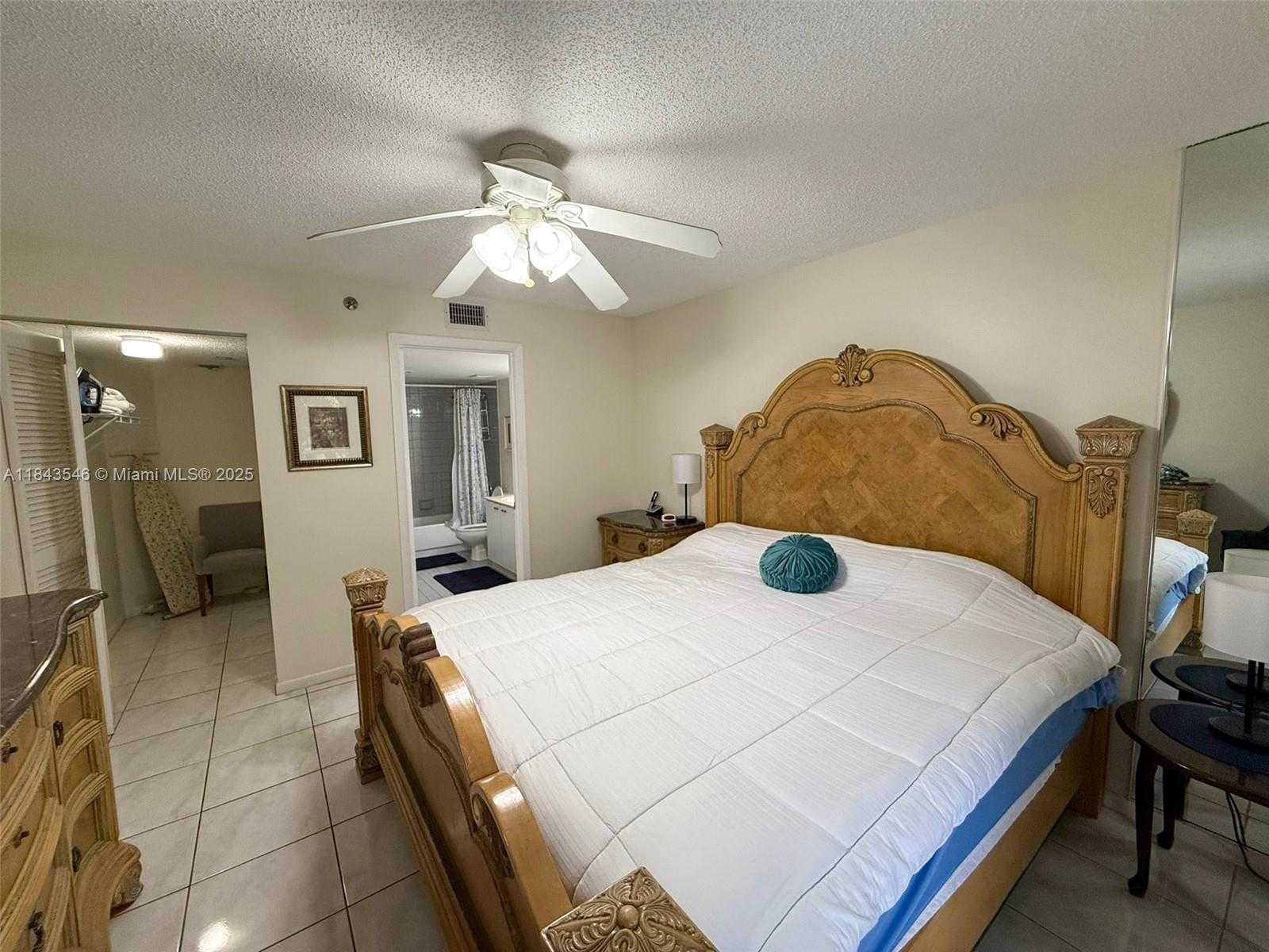 Small Image of 17801 NORTH BAY RD #302, Sunny Isles Beach Number 12