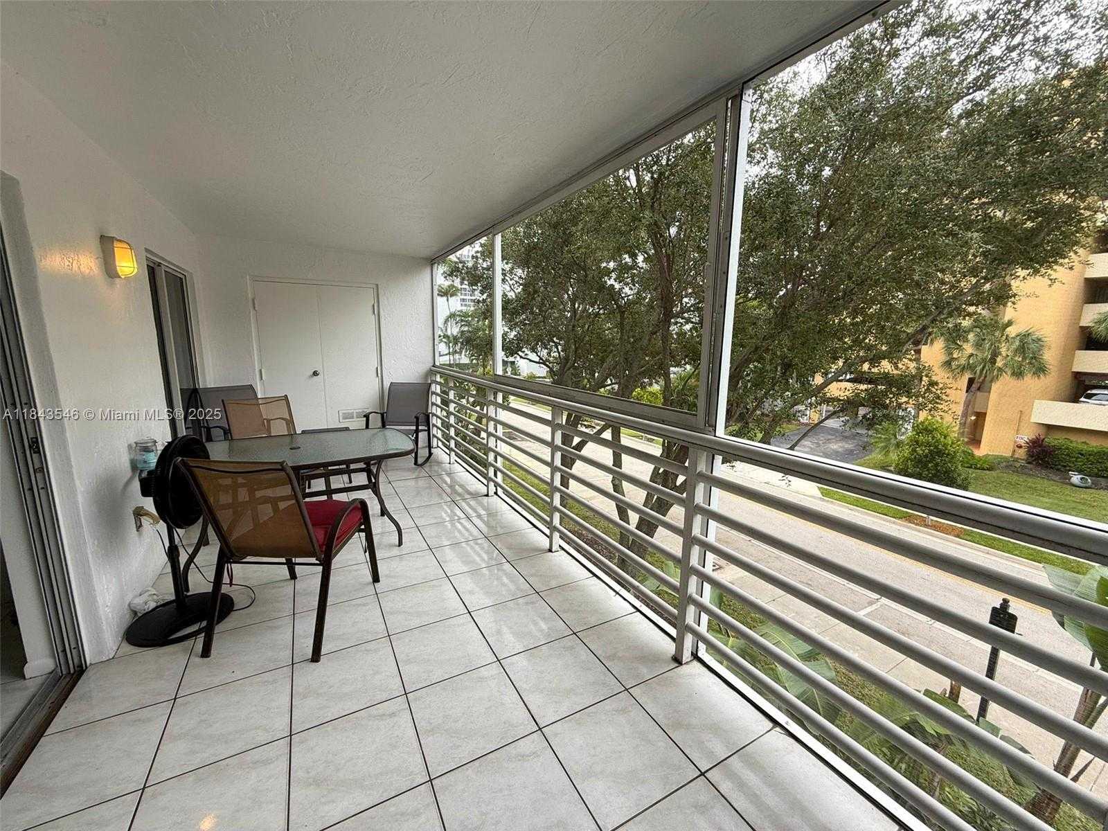 Small Image of 17801 NORTH BAY RD #302, Sunny Isles Beach Number 20