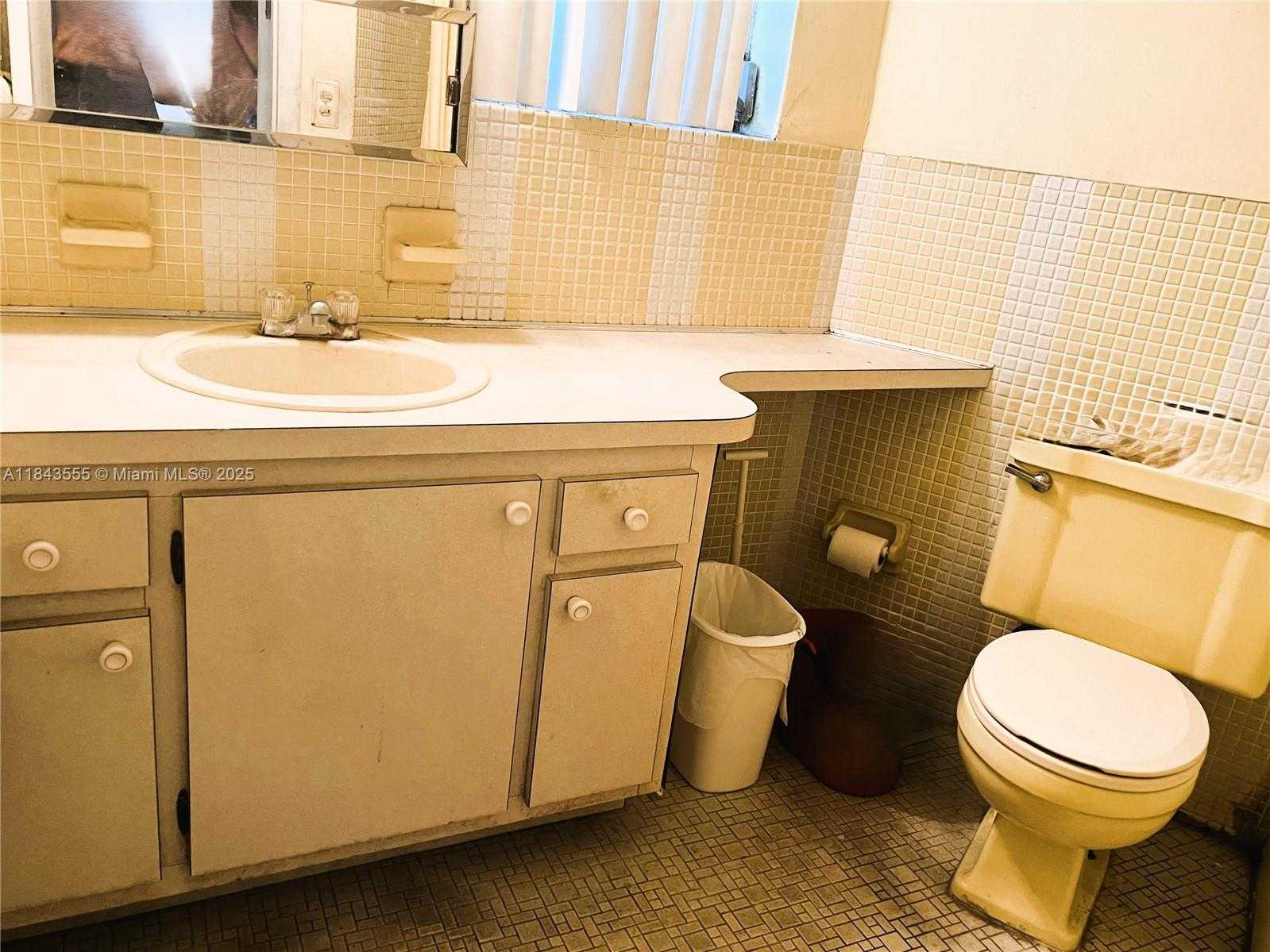 Small Image of 18760 NORTH EAST 18TH AVE #235, Miami Number 6