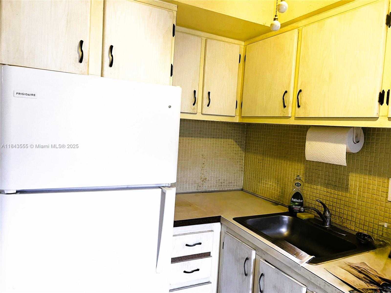 Small Image of 18760 NORTH EAST 18TH AVE #235, Miami Number 8