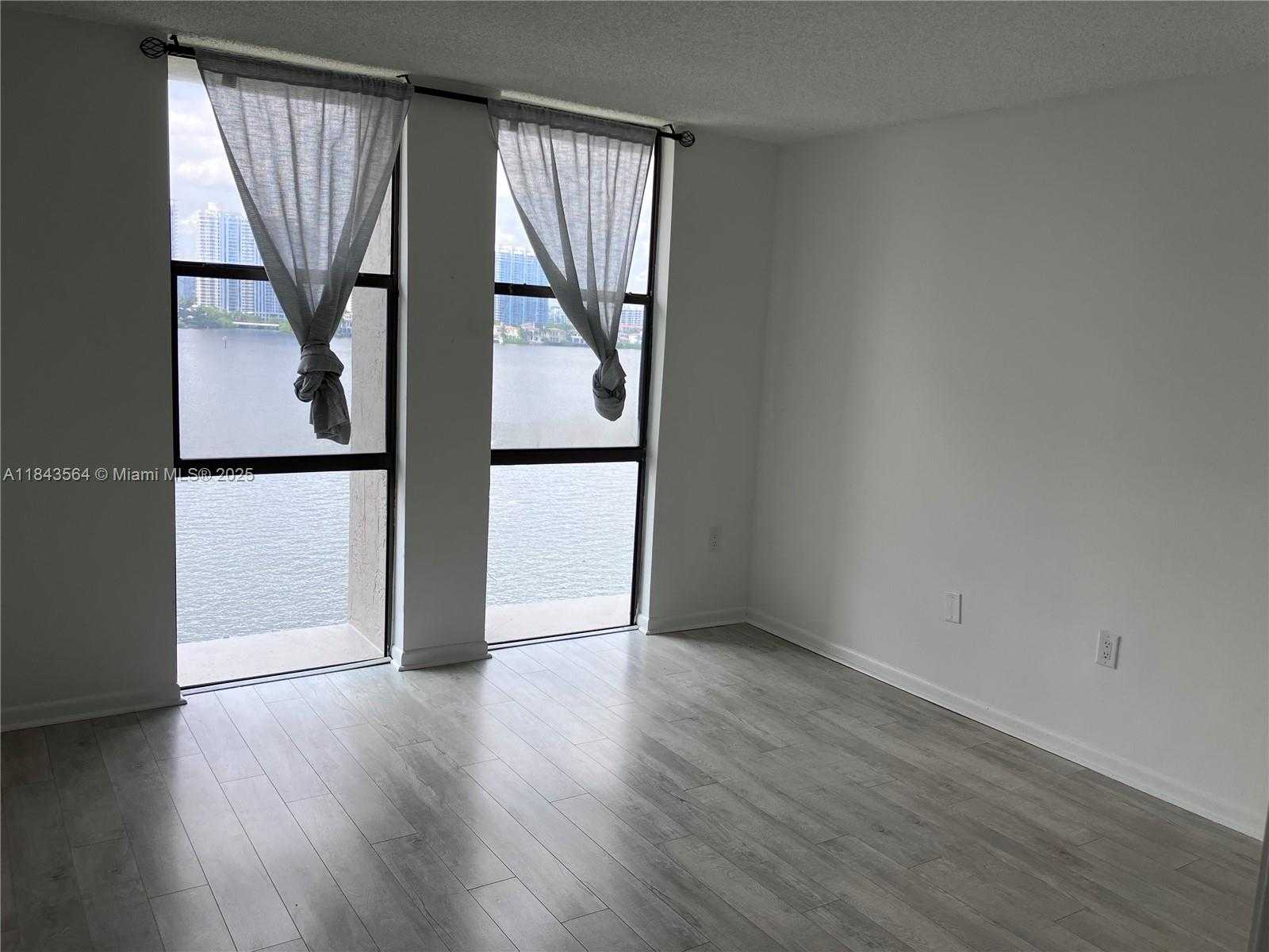 Small Image of 17500 NORTH BAY RD #S707, Sunny Isles Beach Number 11