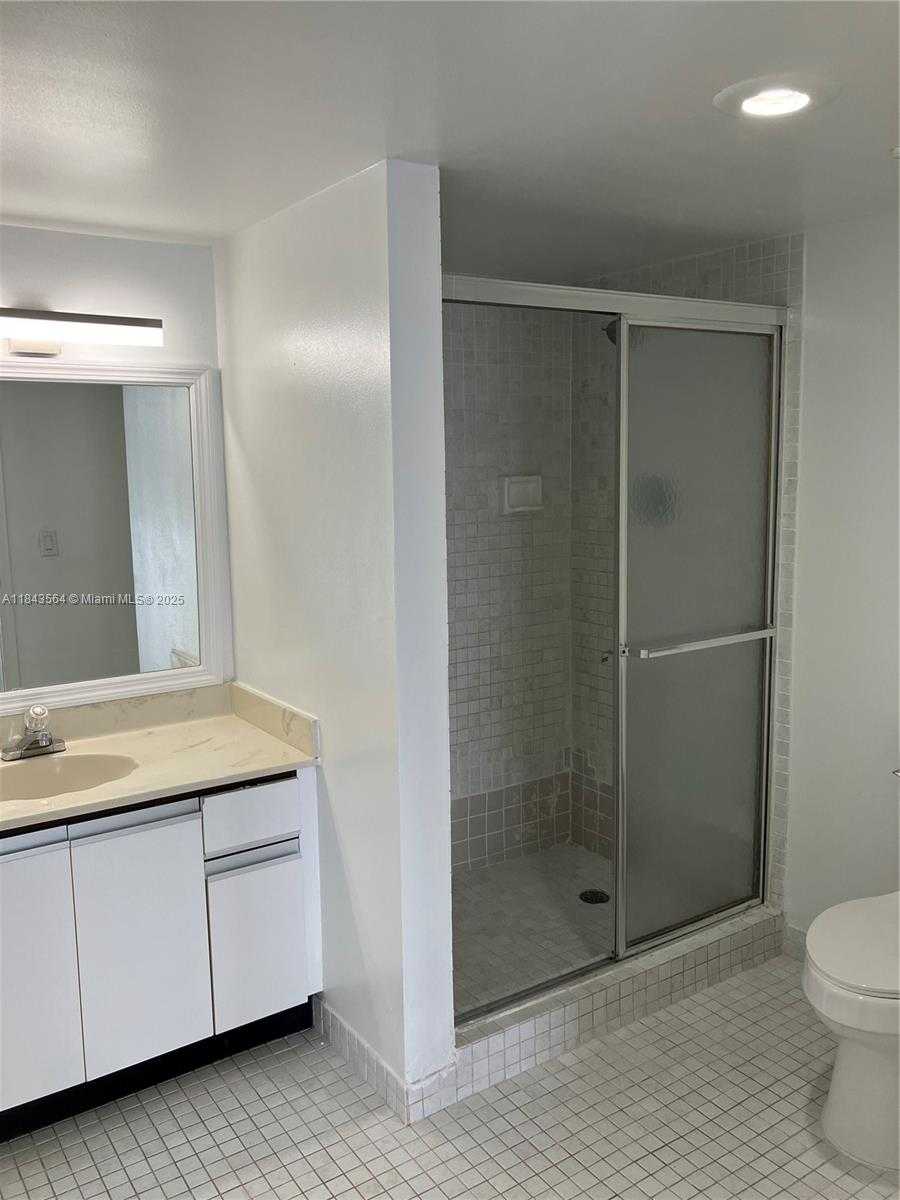 Small Image of 17500 NORTH BAY RD #S707, Sunny Isles Beach Number 13