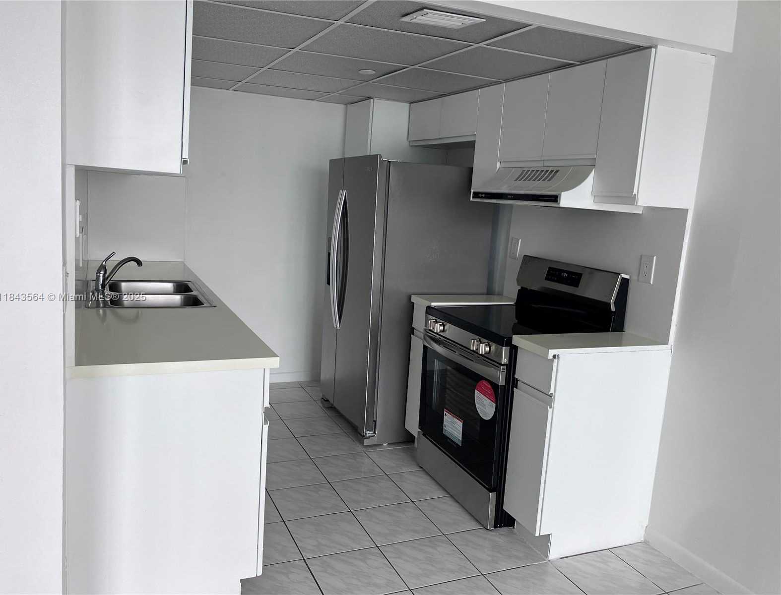 Small Image of 17500 NORTH BAY RD #S707, Sunny Isles Beach Number 5