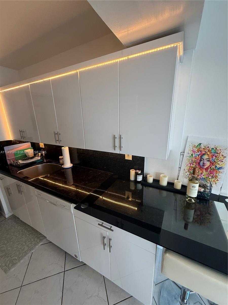 Small Image of 231 174TH ST #1611, Sunny Isles Beach Number 16