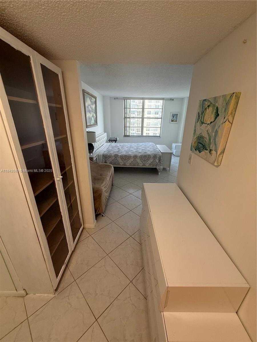 Small Image of 231 174TH ST #1611, Sunny Isles Beach Number 20