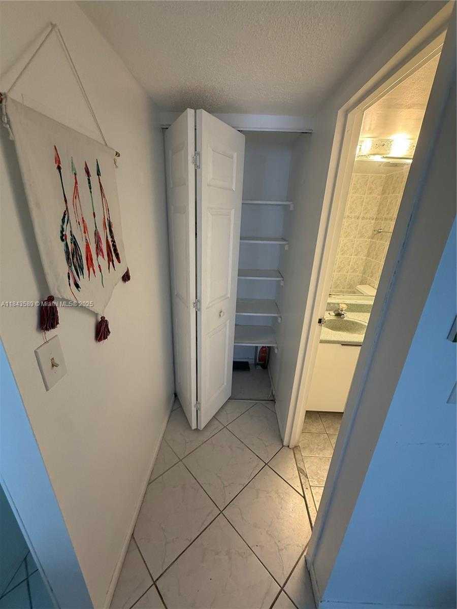 Small Image of 231 174TH ST #1611, Sunny Isles Beach Number 28