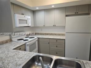 Small Image of 97 DEER CREEK RD #106, Deerfield Beach Number 11