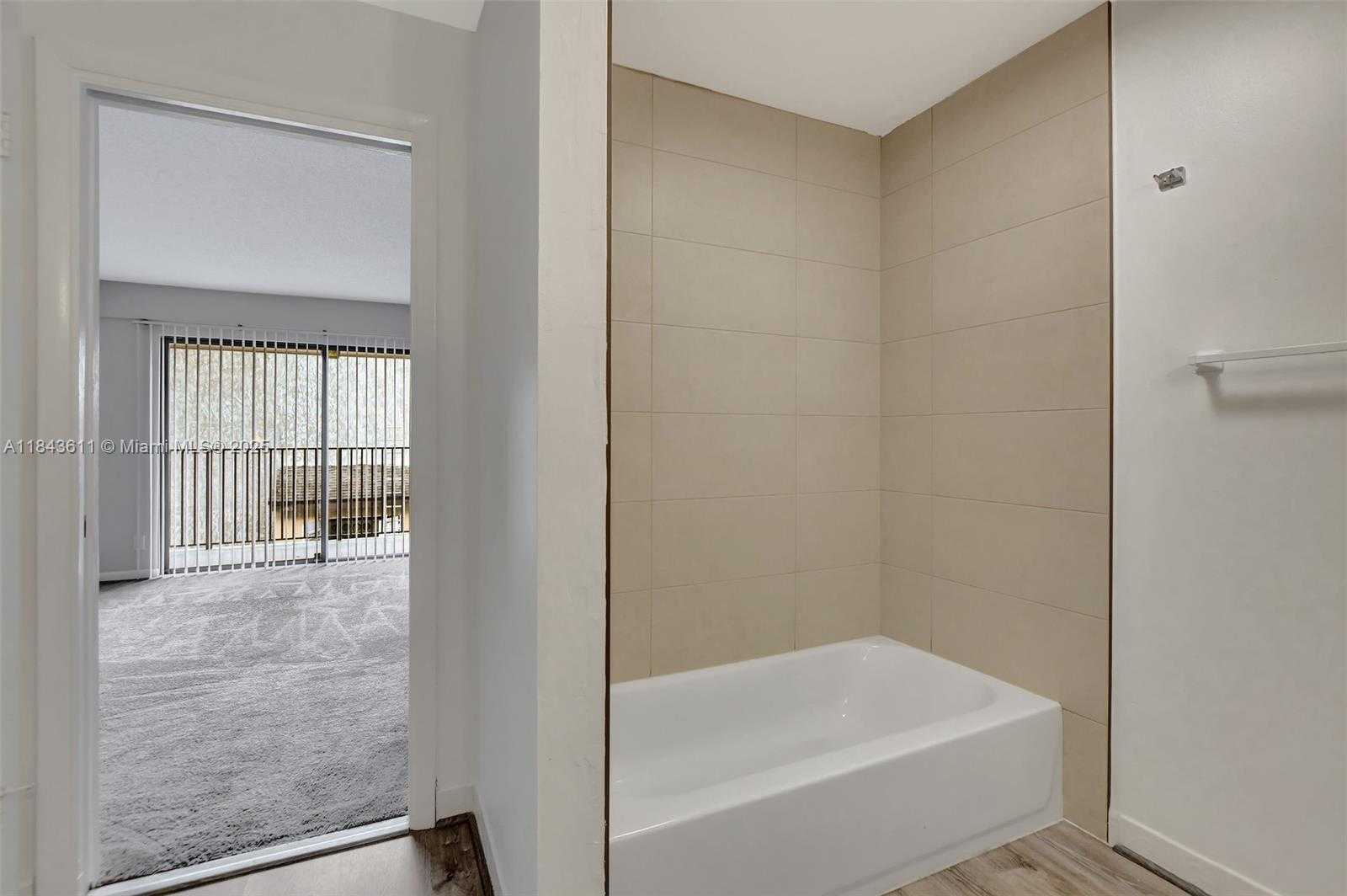 Small Image of 97 DEER CREEK RD #106, Deerfield Beach Number 18
