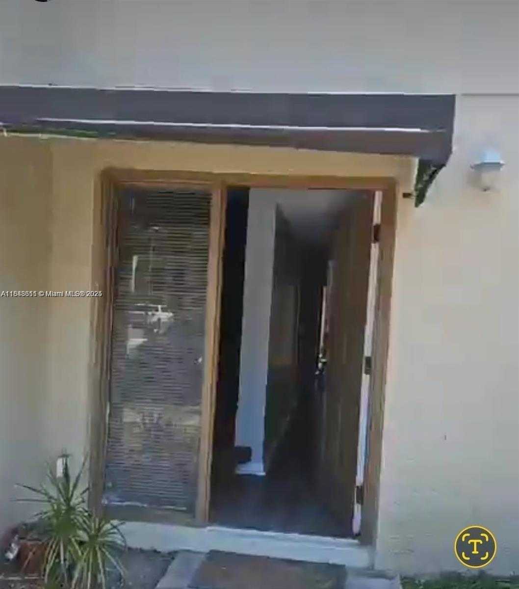 Small Image of 97 DEER CREEK RD #106, Deerfield Beach Number 2