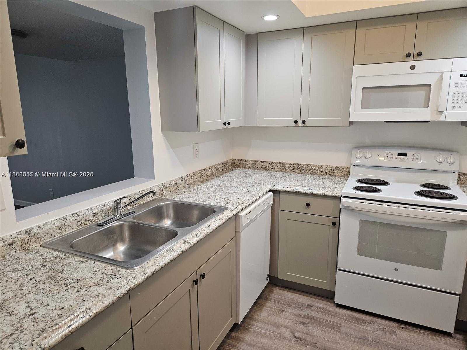 Small Image of 97 DEER CREEK RD #106, Deerfield Beach Number 9
