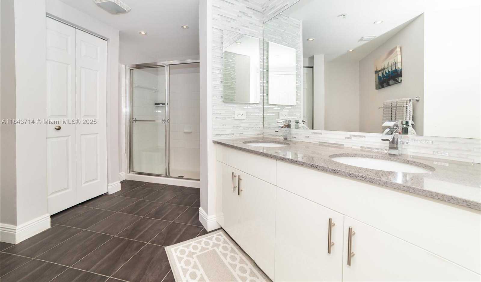 Small Image of 17100 NORTH BAY RD #1802, Sunny Isles Beach Number 21
