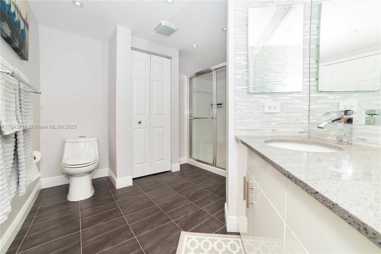 Small Image of 17100 NORTH BAY RD #1802, Sunny Isles Beach Number 22