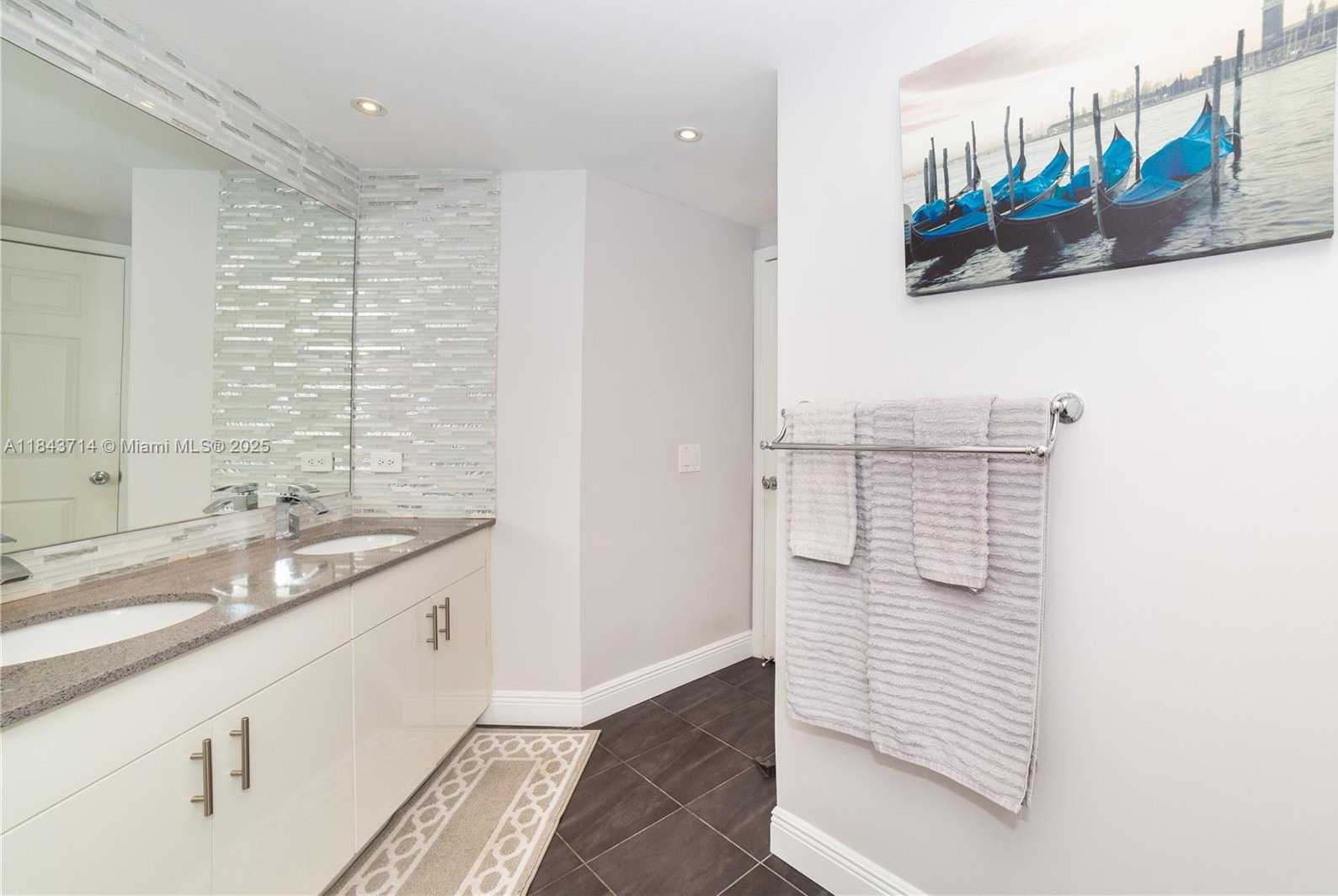 Small Image of 17100 NORTH BAY RD #1802, Sunny Isles Beach Number 23